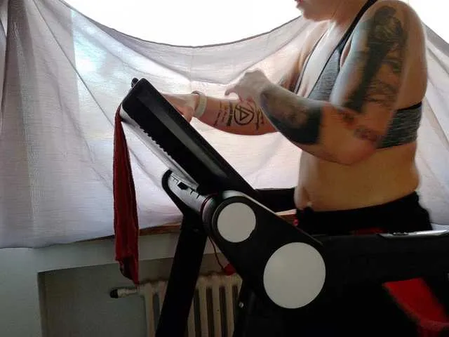 Live sex webcam photo for Wetgerman2 #292206339