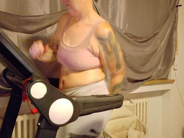 Live sex webcam photo for Wetgerman2 #292215483