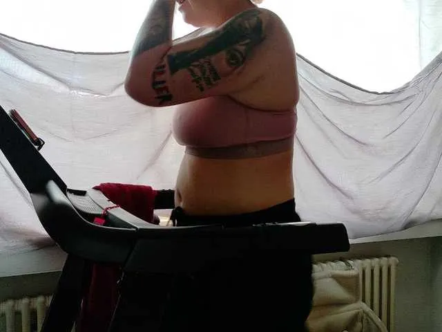 Live sex webcam photo for Wetgerman2 #292972448