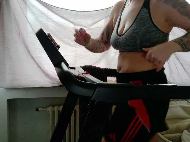 Live sex webcam photo for Wetgerman2 #293052796