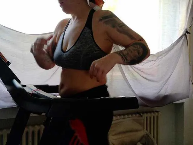 Live sex webcam photo for Wetgerman2 #293536053