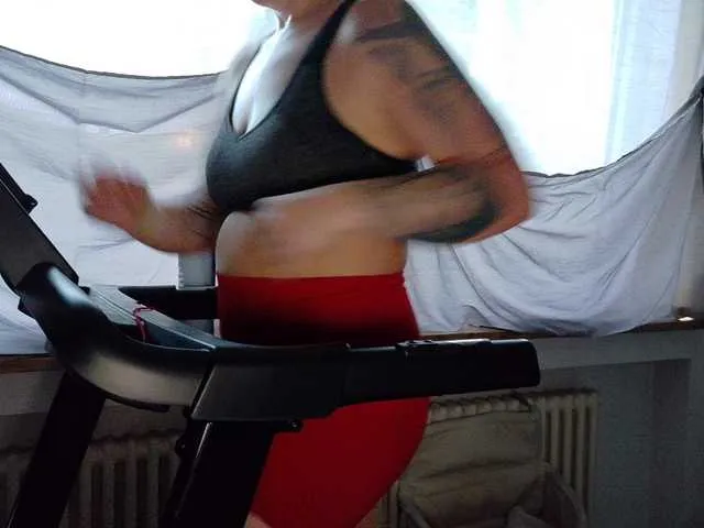 Live sex webcam photo for Wetgerman2 #293681039