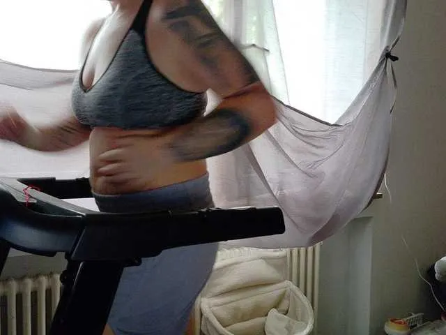 Live sex webcam photo for Wetgerman2 #293696439