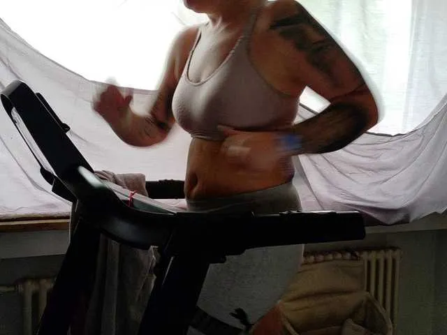 Live sex webcam photo for Wetgerman2 #293745317