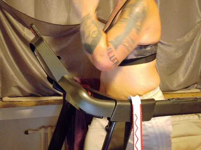 Live sex webcam photo for Wetgerman2 #294175188