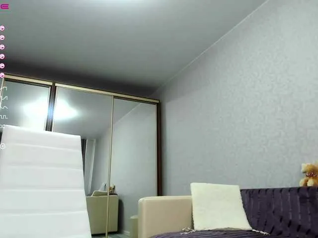 Live sex webcam photo for White-Panty #273400260