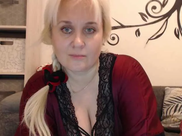 Live sex webcam photo for WhiteQueen--1 #276910947