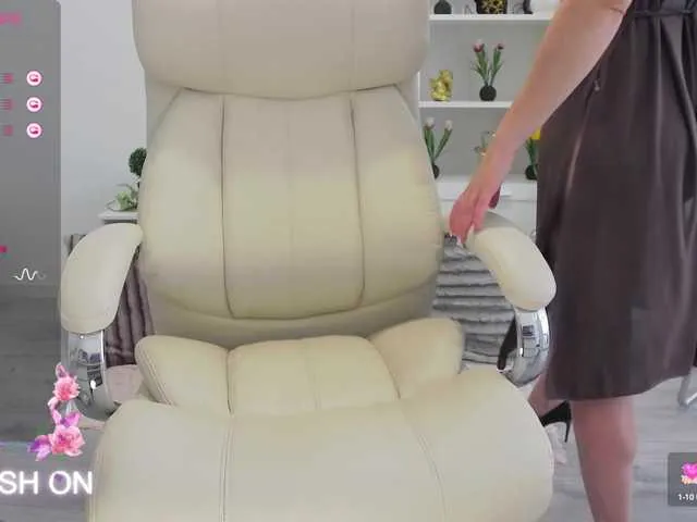 Live sex webcam photo for Whiteflwer #277917377