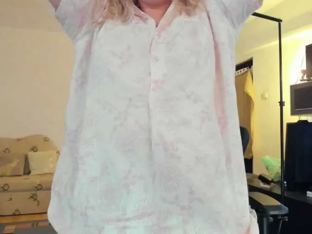 Live sex webcam photo for WhitneyLynnCams #291585736