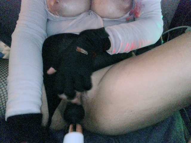 Live sex webcam photo for WhorshestaWetta #277290026