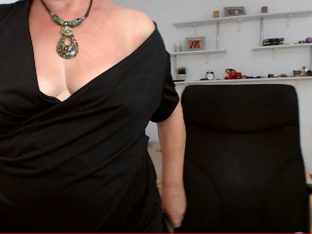 Live sex webcam photo for WifeAnna #274341538