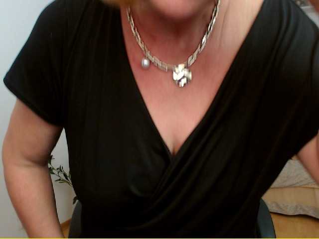 Live sex webcam photo for WifeAnna #274482273