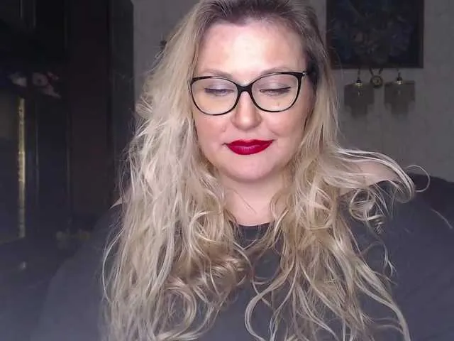 Live sex webcam photo for WifeyNusha #273849481
