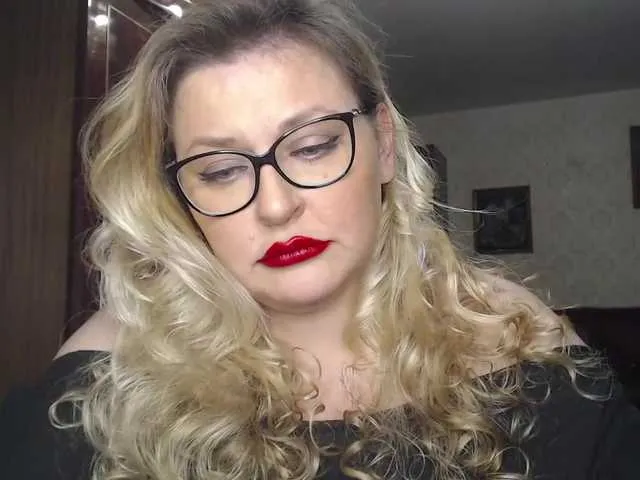 Live sex webcam photo for WifeyNusha #273870278