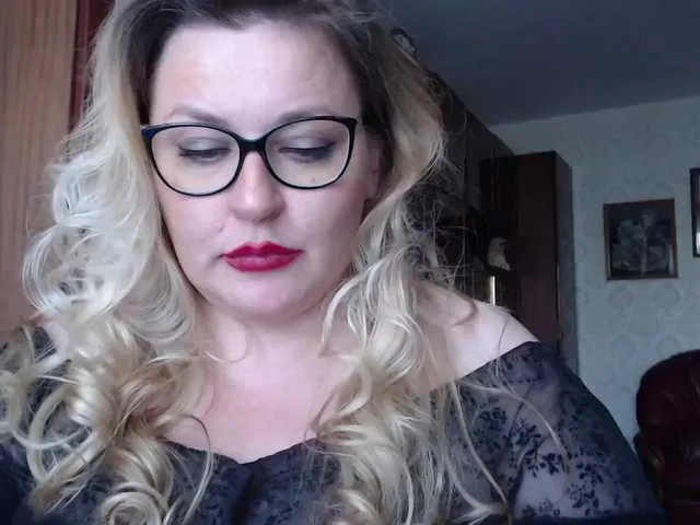 Live sex webcam photo for WifeyNusha #274575206