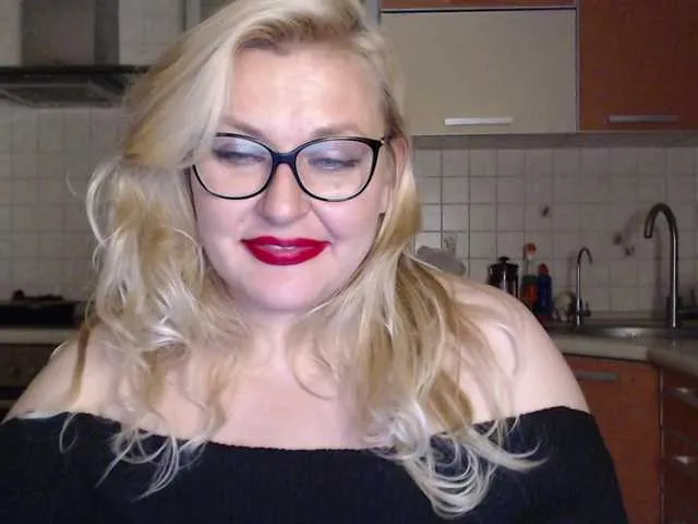 Live sex webcam photo for WifeyNusha #276194080