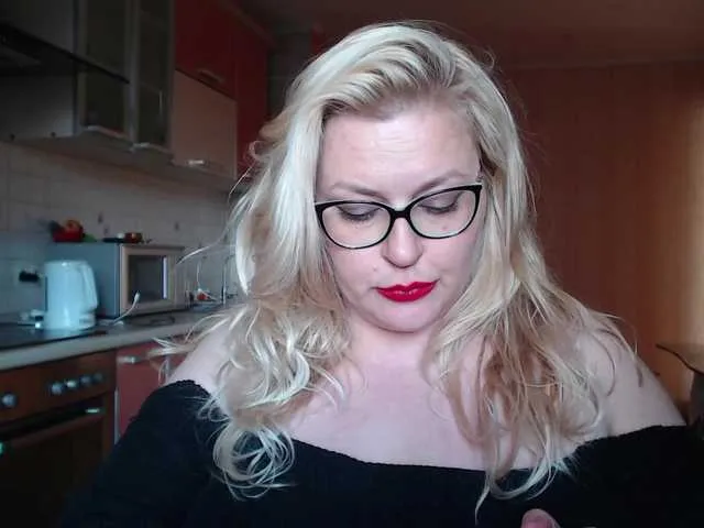 Live sex webcam photo for WifeyNusha #276612672