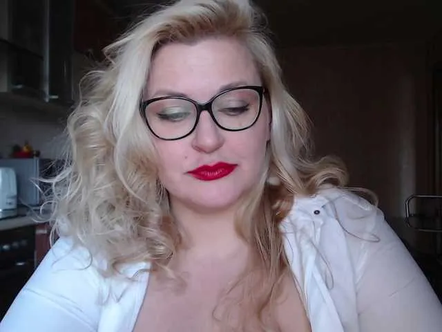 Live sex webcam photo for WifeyNusha #276640465