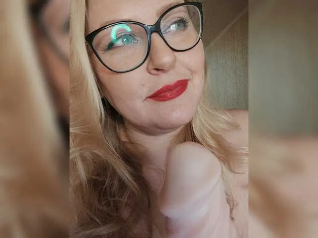 Live sex webcam photo for WifeyNusha #276777288