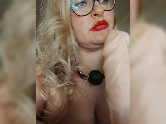 Live sex webcam photo for WifeyNusha #276855421