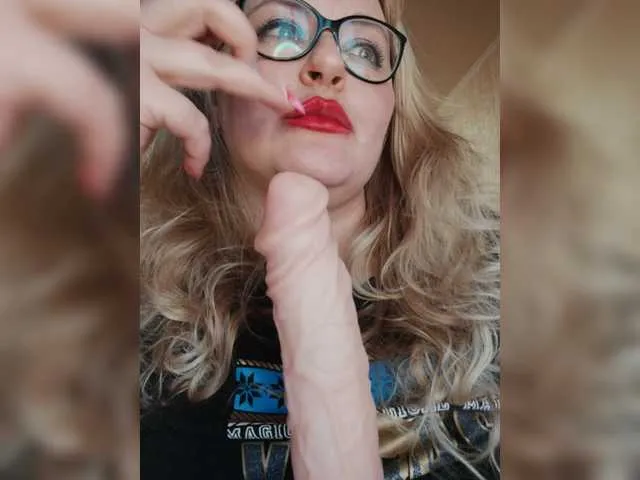 Live sex webcam photo for WifeyNusha #277118099