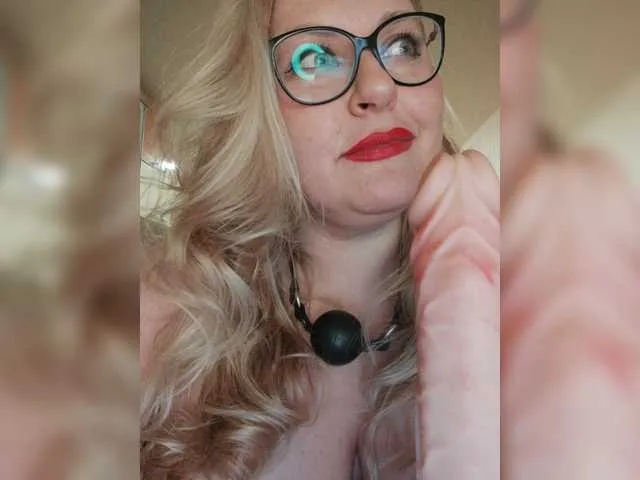 Live sex webcam photo for WifeyNusha #277293615