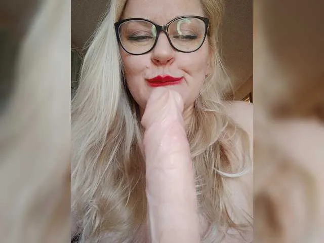 Live sex webcam photo for WifeyNusha #277548966