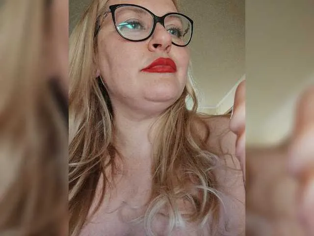 Live sex webcam photo for WifeyNusha #277564555