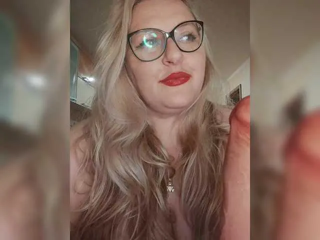 Live sex webcam photo for WifeyNusha #291140851