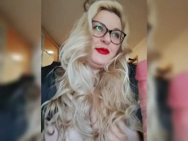 Live sex webcam photo for WifeyNusha #291706141