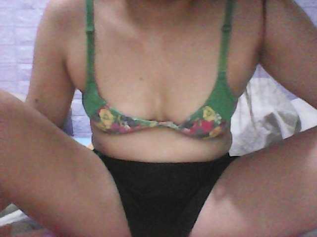 Live sex webcam photo for WildAsian143 #272893716