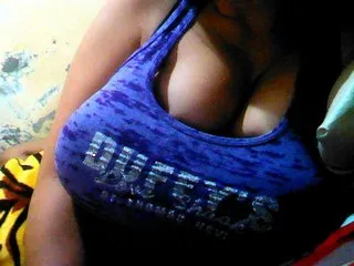 Live sex webcam photo for WildBigTitS69 #168742238