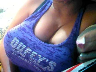 Live sex webcam photo for WildBigTitS69 #168814398