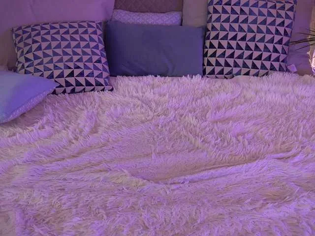 Live sex webcam photo for WildLora #277784056