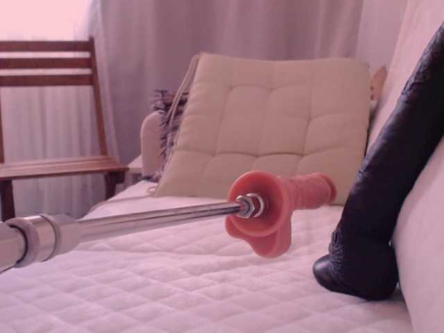 Live sex webcam photo for WildRedheadCR #274123325