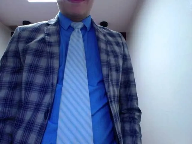 Live sex webcam photo for WillSmiith #273209981
