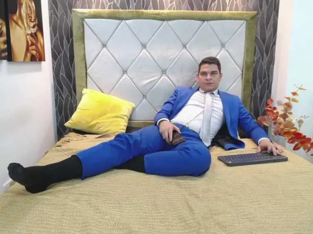 Live sex webcam photo for WillSmiith #275433416