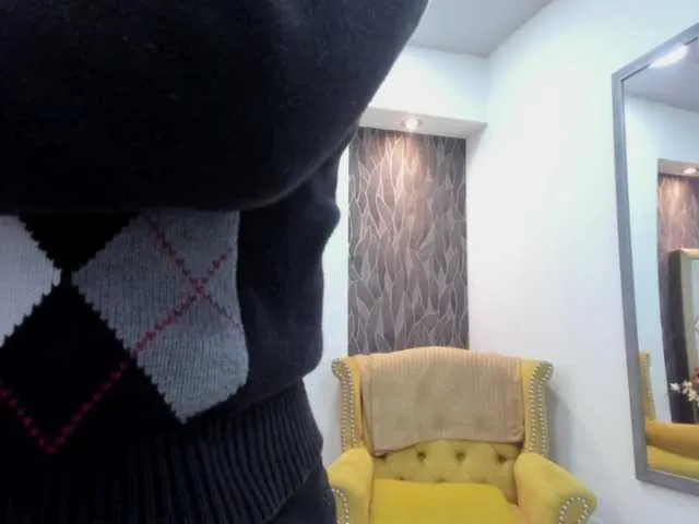 Live sex webcam photo for WillSmiith #275469421