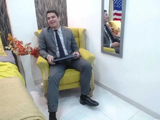 Live sex webcam photo for WillSmiith #275660485