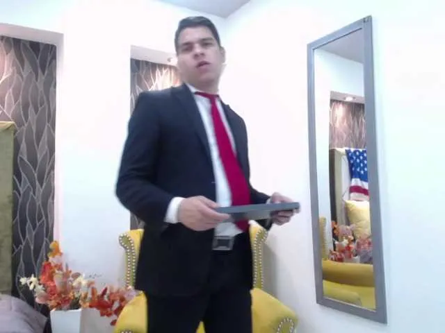 Live sex webcam photo for WillSmiith #275667840