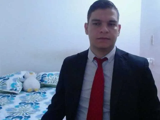 Live sex webcam photo for WillSmiith #276933404