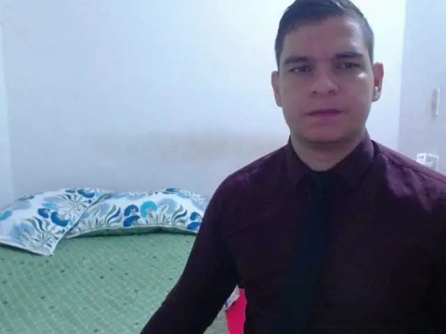 Live sex webcam photo for WillSmiith #276952585