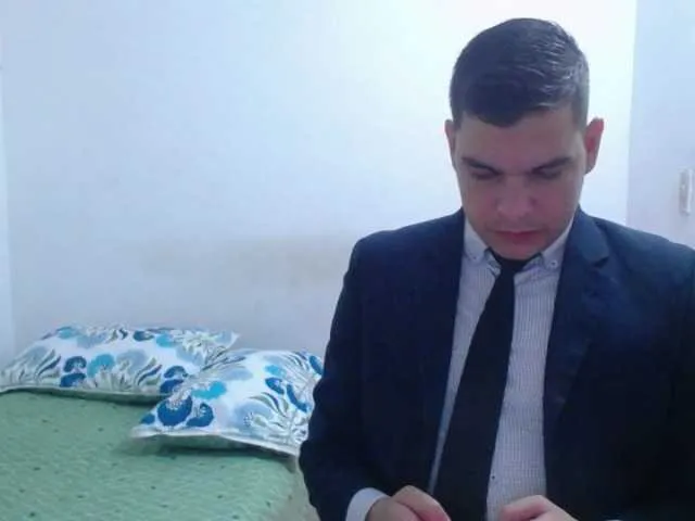 Live sex webcam photo for WillSmiith #277015370