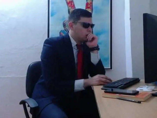 Live sex webcam photo for WillSmiith #277103501