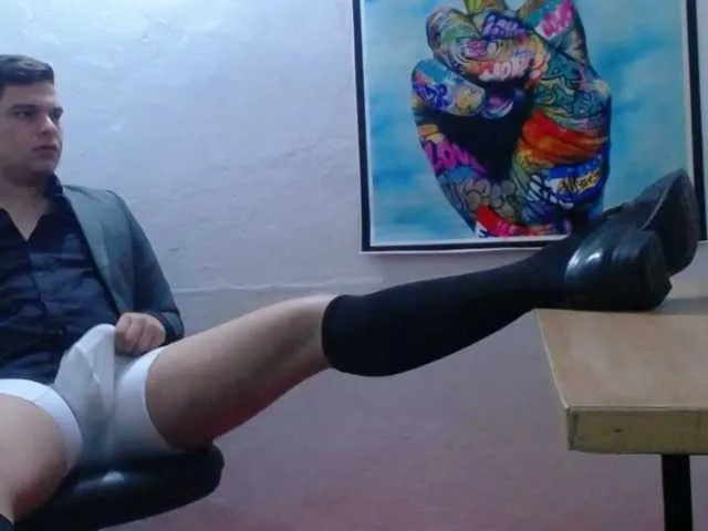 Live sex webcam photo for WillSmiith #277170546
