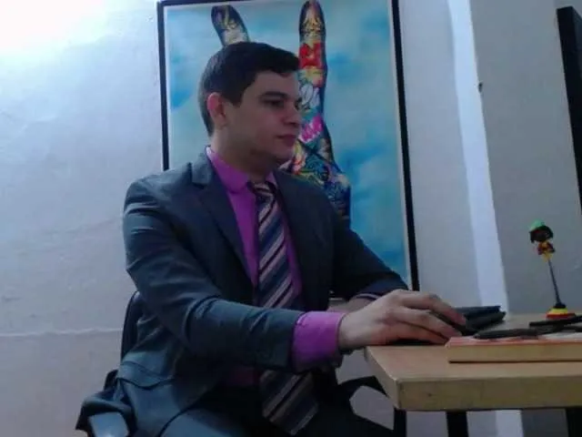 Live sex webcam photo for WillSmiith #277248394