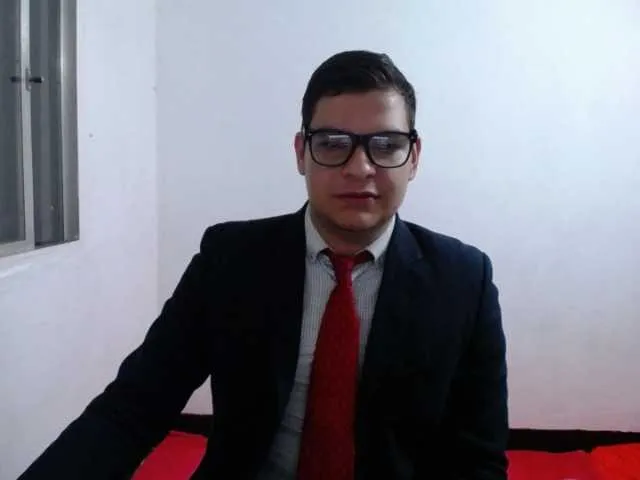 Live sex webcam photo for WillSmiith #277296177