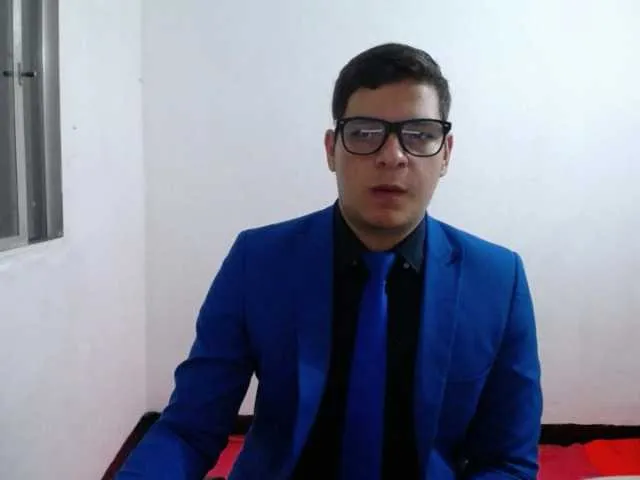 Live sex webcam photo for WillSmiith #277308868