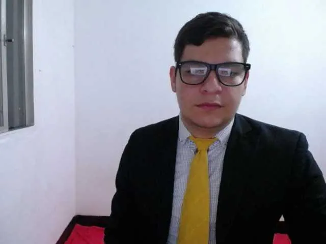 Live sex webcam photo for WillSmiith #277316184