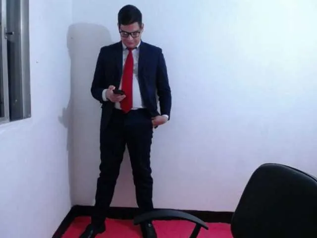 Live sex webcam photo for WillSmiith #277323494